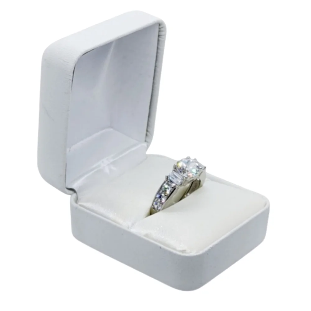 Sterling Silver Engagment Ring w/ Brilliant Round CZ Stones  Size 8 NWOT